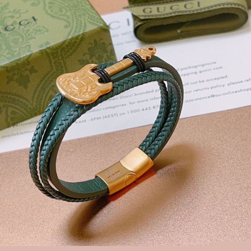 G*u*i bracelets